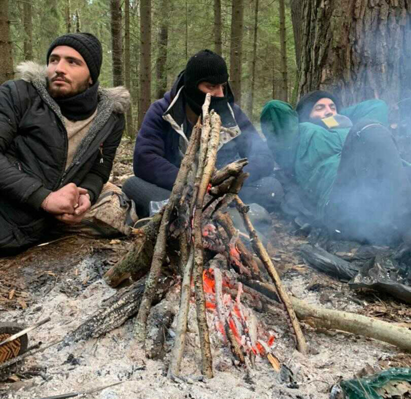 Лагерь беженцев в лесу на границе с Польшей. Пётр Сауэр / MT