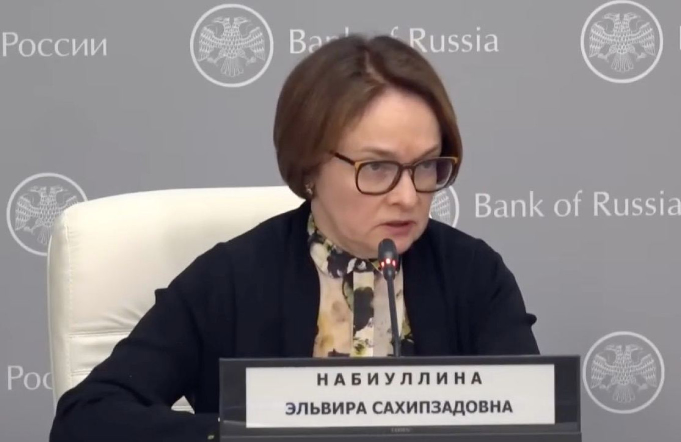 Борьба за инфляцию временно проиграна, надо приниматься за борьбу за рубль