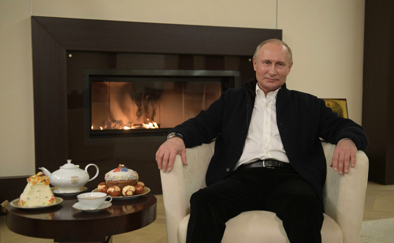 Владимир Путин произносит свое пасхальное послание. Kremlin.ru