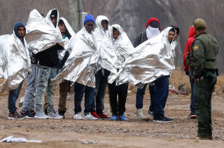 Мигранты в Игл-Пасс, штат Техас