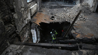 «Откровенно зверский удар». Россия сбросила авиабомбу на поселок в Донецкой области. Более 20 человек погибли