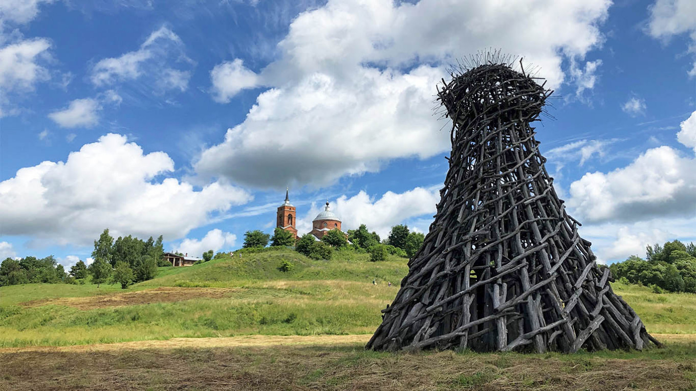 Побег из Москвы в арт-парк «Никола-Ленивец» - Русская служба The Moscow  Times