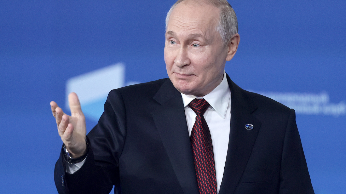 Владимир Путин назвал главной задачей укрепление суверенитета России