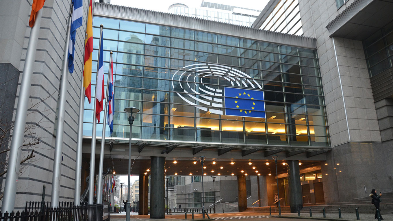 брюссельское здание евросоюза фото