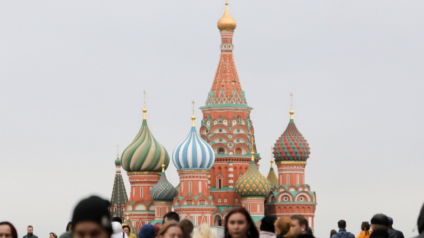 Показать рос. Показать Москву. Китайцы в России. Россияне. Русские в Москве.