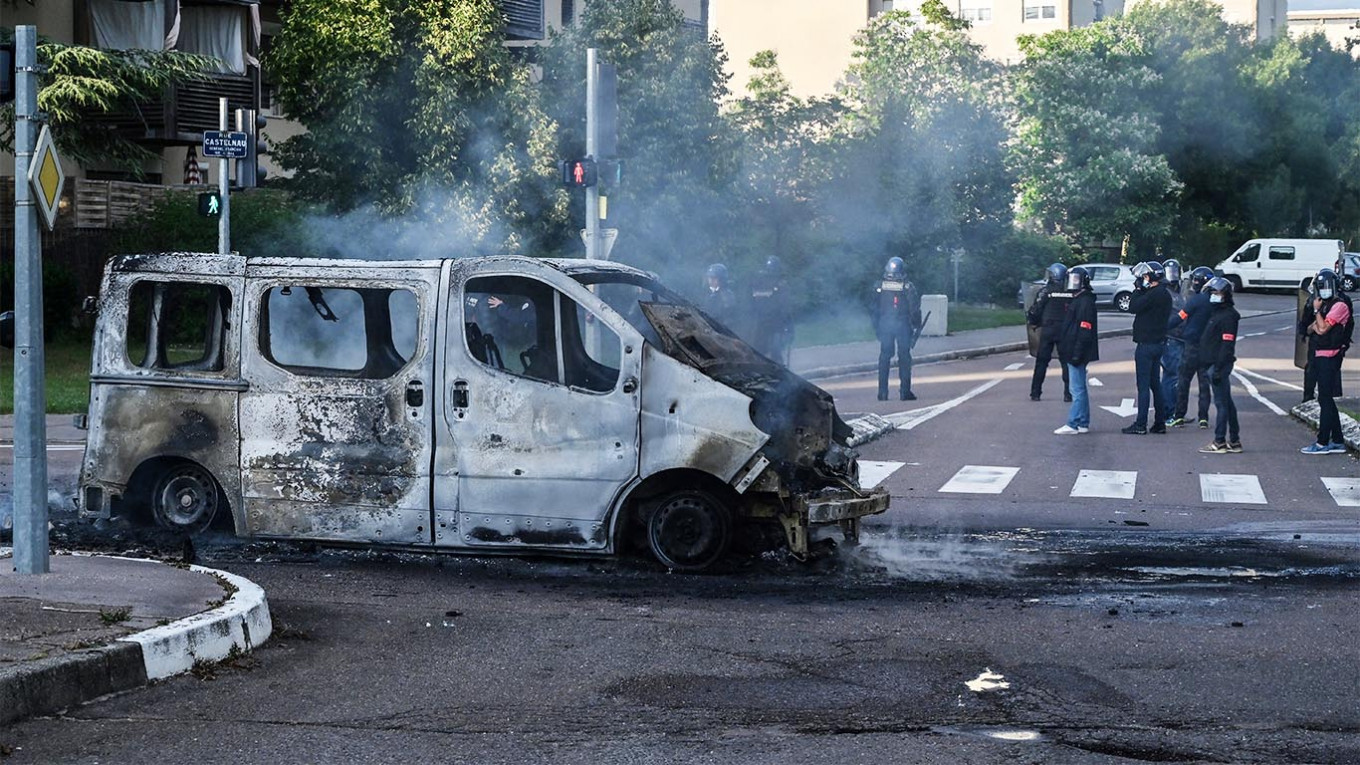 Анализ: чеченцы и беспорядки во Франции - Русская служба The Moscow Times