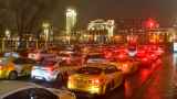 Власти под угрозой дефицита такси разрешат частным водителям ездить на иномарках