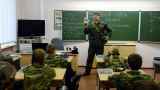 Детей по всей России начали обучать действиям при атаке дронов