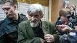 Суд признал историка Юрия Дмитриева виновным вопреки протестам