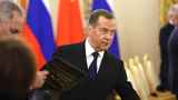 Медведев призвал западных лидеров «засунуть в пангендерные задницы» мирные инициативы по Украине  