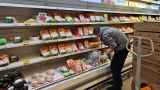 Россиянам начали массово продавать просроченные продукты
