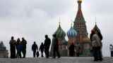 Больше половины ищущих работу россиян заявили о готовности уехать из страны