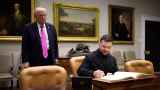«Я даже не знаю, где это». На встрече с Зеленским Трамп выбросил карты с линией фронта и выступал с позиций Путина