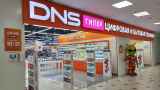 Сеть магазинов электроники DNS подняла цены на 30% на фоне падения рубля и санкций