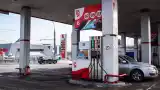 На заправках Дальнего Востока и Сибири массово ограничивают продажу бензина до 20 литров на одно авто