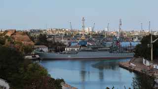 Корабль «Азов» на судоремонтном заводе Черноморского флота РФ в Килен-бухте Севастополя