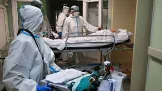 Министр здравоохранения Михаил Мурашко заявил в среду, что в России в настоящее время имеется 176 тысяч больничных коек для больных коронавирусом.