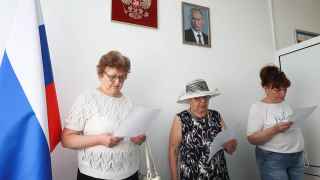 Выдача российских паспортов в Донецке