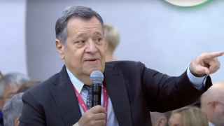 Председатель бюджетного комитета Андрей Макаров указывает на очевидные проблемы в экономике. И не он один
