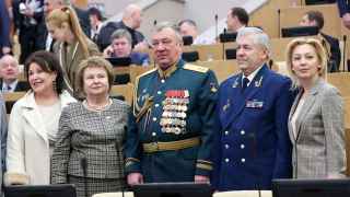 Генерал-лейтенант Андрей Гурулев (в центре)