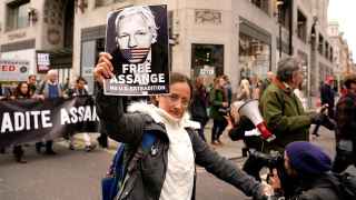 Акция протеста в Лондоне против экстрадиции основателя WikiLeaks Джулиана Ассанжа.