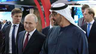 Владимир Путин и президент ОАЭ шейх Мухаммедбен Заид Аль Нахайян на ПМЭФ