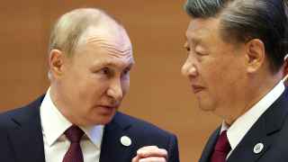 Зависимость России (слева – Владимир Путин) от Китая (справа – Си Цзиньпин) стала слишком большой