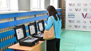 Тестирование системы дистанционного электронного голосования на избирательных участках.