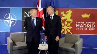 Премьер-министр Великобритании Борис Джонсон и генсек НАТО Йенс Столтенберг