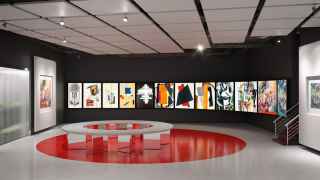 Медиа-инсталляция Платона Инфанте в честь авангардного искусства.