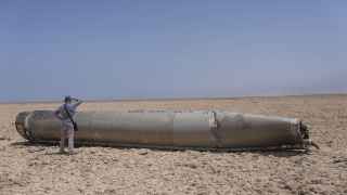 Обломки баллистической ракеты на востоке Израиля после атаки Ирана