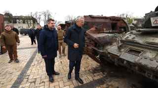 Генсек НАТО Йенс Столтенберг во время визита в Украину