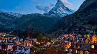 Швейцарский Церматт с 16 500 евро за кв. м занимает девятое место. Динамика цен тут также низкая (+0,5% к прошлому году).

Главная местная достопримечательность – 
 гора Маттерхорн, самая фотографируемая вершина Европы.