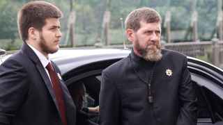 Адам (слева) и Рамзан Кадыровы, династия чеченских правителей. А может, и не династия