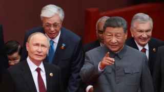 Си указывает Путину дорогу к бессмертию