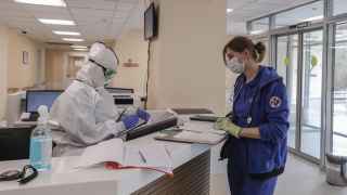 Частное здравоохранение вносит незначительный вклад в борьбу с коронавирусом в России