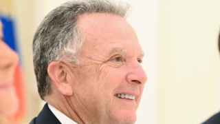 С какой неподдельной радостью Стив Уиткофф глядит на военного преступника Владимира Путина