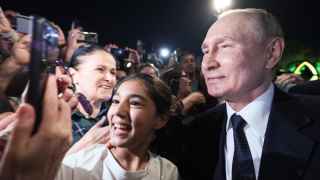 Владимир Путин общается с народом в Дербенте