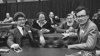Политзаключенные на свободе: Андрей Амальрик (слева), Андрей Синявской (с седой бородой) и Кронид Любарский (справа)