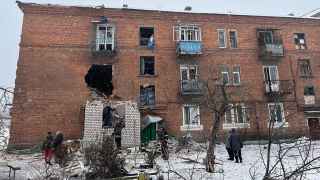 Дом в Купянске Харьковской области после российского обстрела