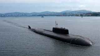 Атомный подводный крейсер «Омск» и ракетный крейсер «Варяг» обстреляли цели в Беринговом море в рамках учений «Океанский щит-2020».