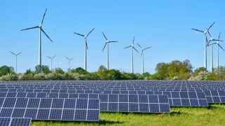 Комбинация из ветряной и солнечной энергетики — надежно, дешево, сохраняет климат