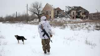 Украинский военный в селе Пески Донецкой области.
