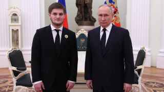 Ахмат Кадыров (слева) с президентом РФ Владимиром Путиным