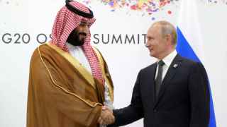 Наследный принц Саудовской Аравии Мухаммед бен Салман аль-Сауд и президент России Владимир Путин.