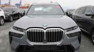 Санкции не смогли убить любовь россиян к «бумерам» (на фото автомобильный терминал Владивостокского морского торгового порта)