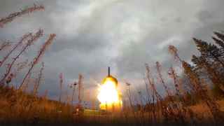 Пуск из подвижного грунтового ракетного комплекса «Ярс» с космодрома Плесецк