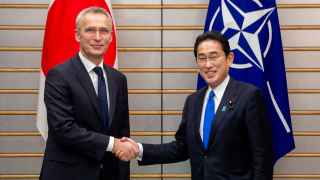 Генсек НАТО Йенс Столтенберг и премьер-министр Японии Фумио Кисида