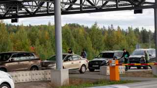 Пограничный пункт Нуйямаа-Брусничное на финско-росссийской границе