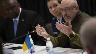 Бывший министр обороны Украины Алексей Резников на авиабазе Рамштайн